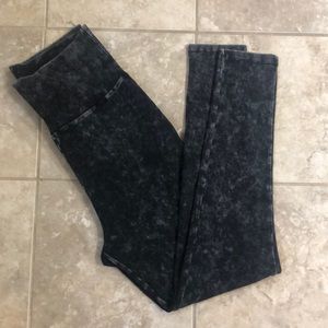 Gray stonewashed hi rise leggings